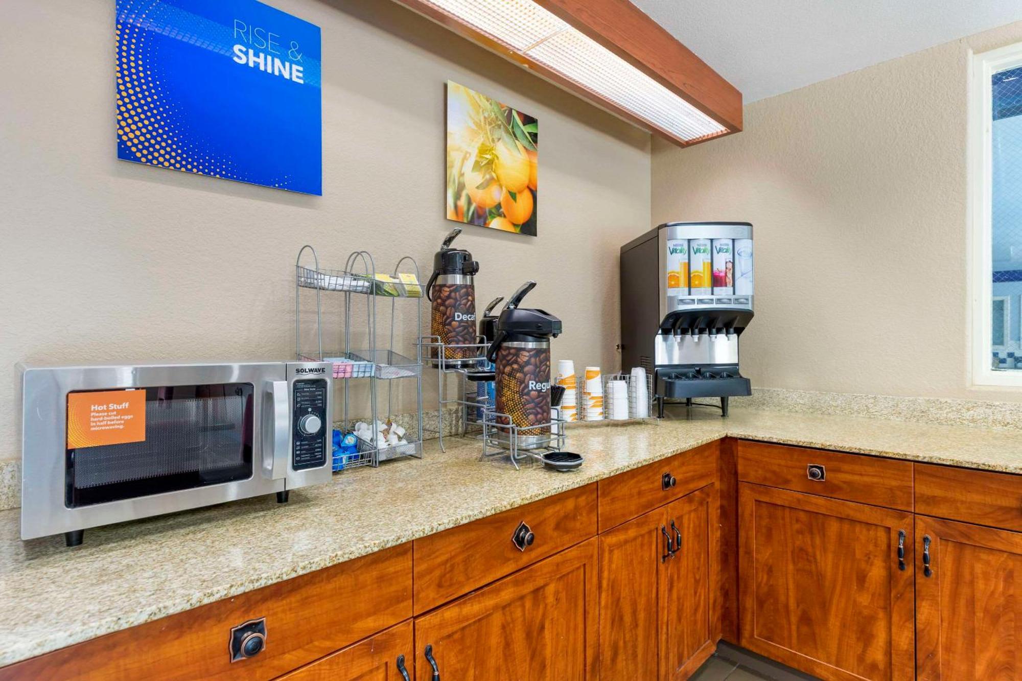 Comfort Suites Lakewood - Denver Екстериор снимка